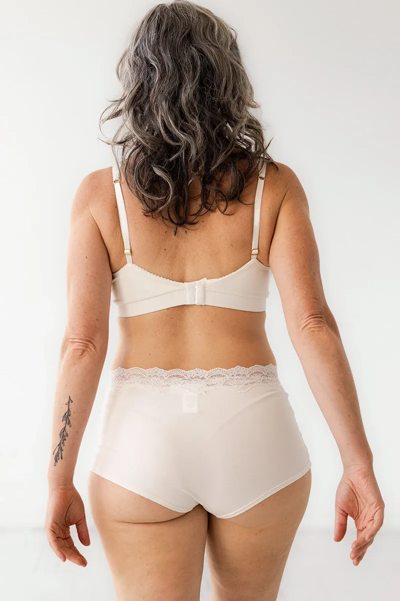 Salua Highwaisted Panty with Lace Edge